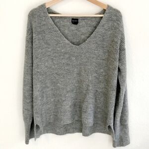 Free Press | Gray Ribbed V-Neck Sweater Women's XS Everyday Simple Classic EUC